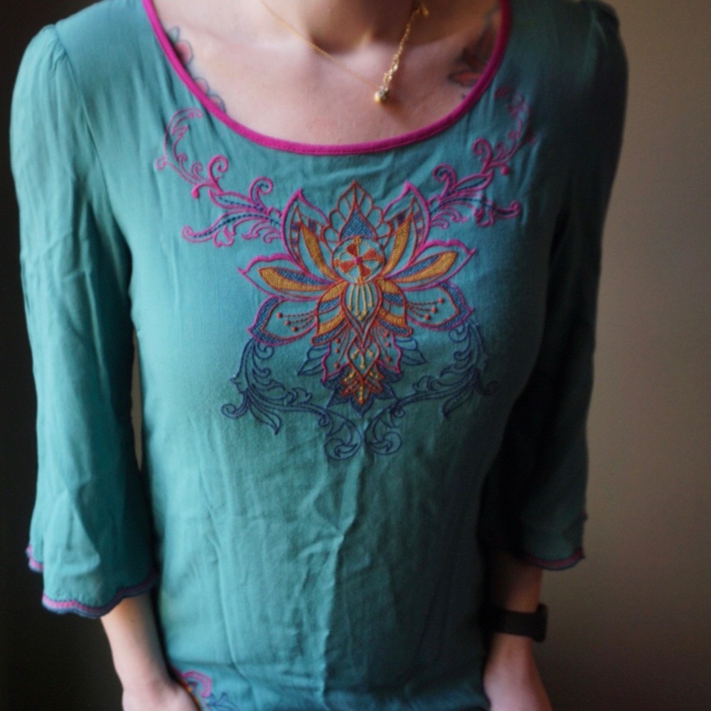 FLYING TOMATO Embroidered Tunic - Picture 5 of 6